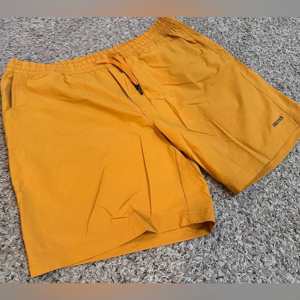 Marmot shorts yellow size XL *LIKE NEW*